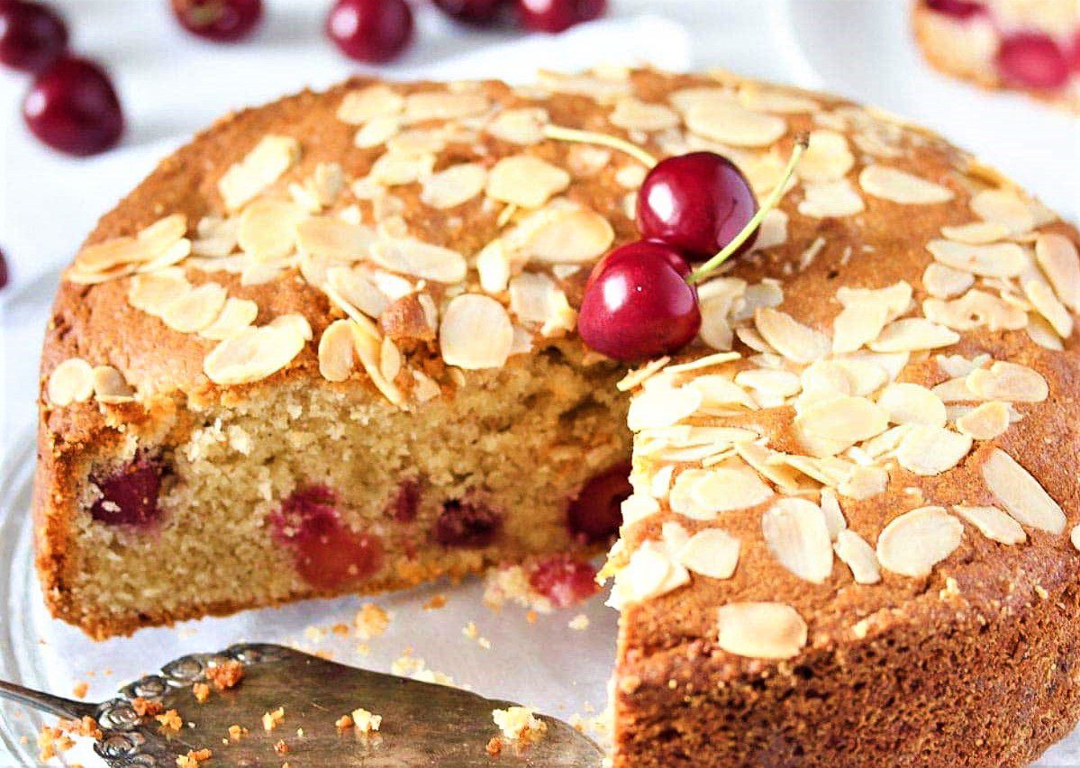 طرز تهیه کیک آلبالو