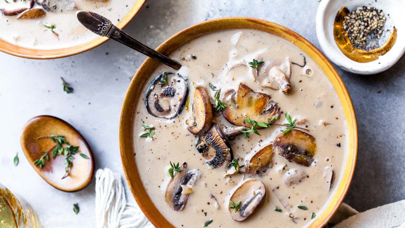 سوپ مرغ و قارچ