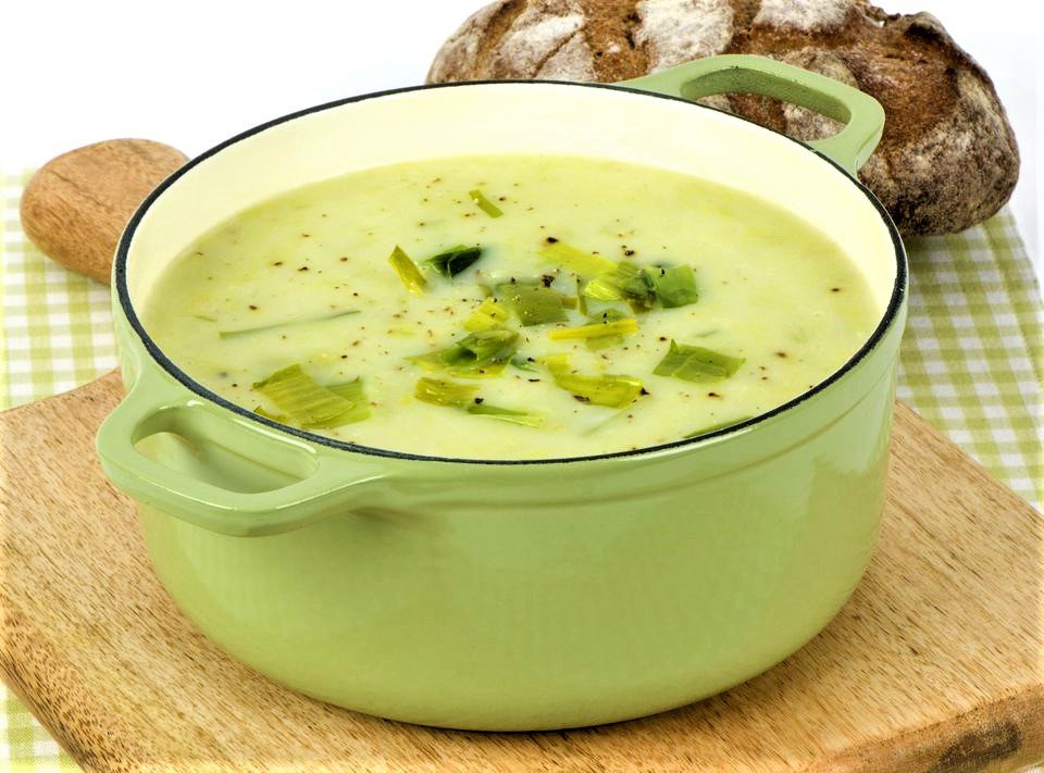 طرز تهیه سوپ پیازچه