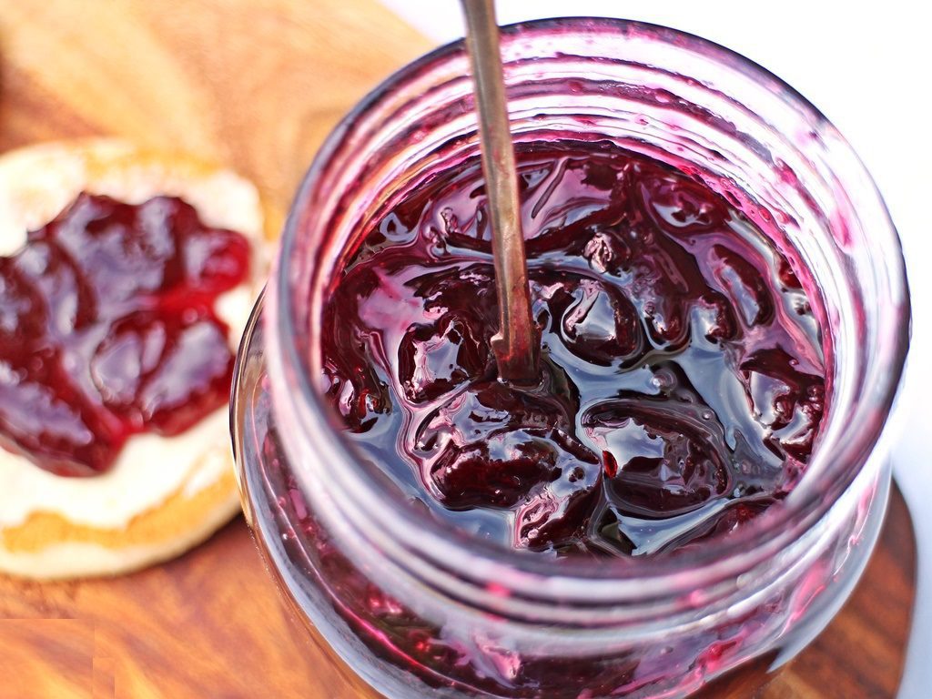 طرز تهیه مربای آلبالو