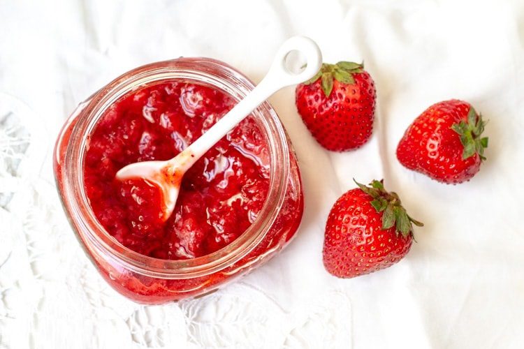 طرز تهیه مربای توت فرنگی