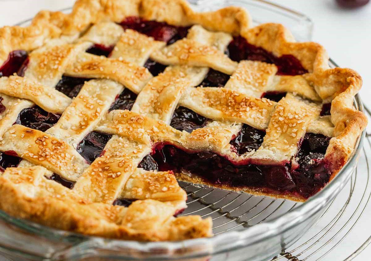 طرز تهیه پای آلبالو