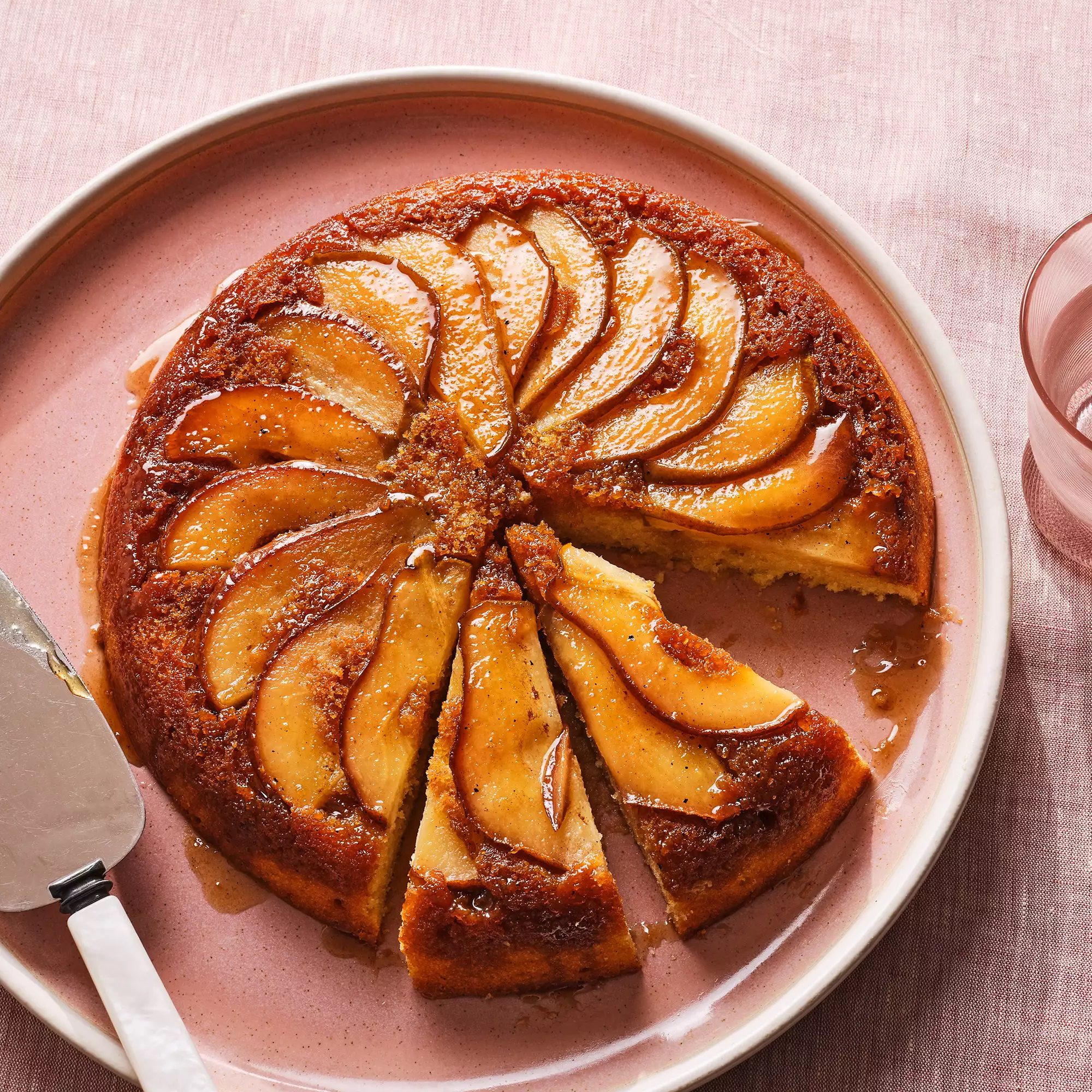 طرز تهیه کیک گلابی