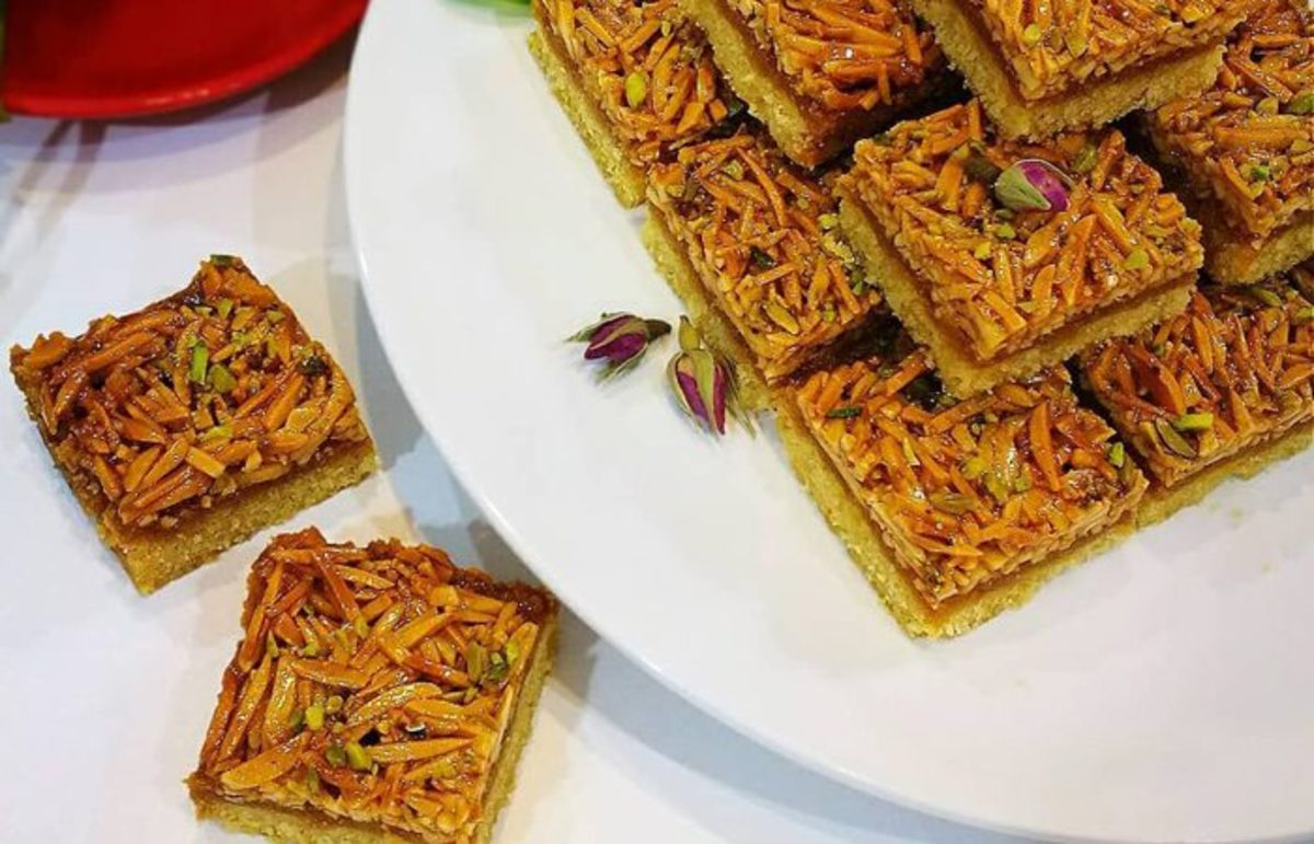 طرز تهیه شیرینی ملکه بادام