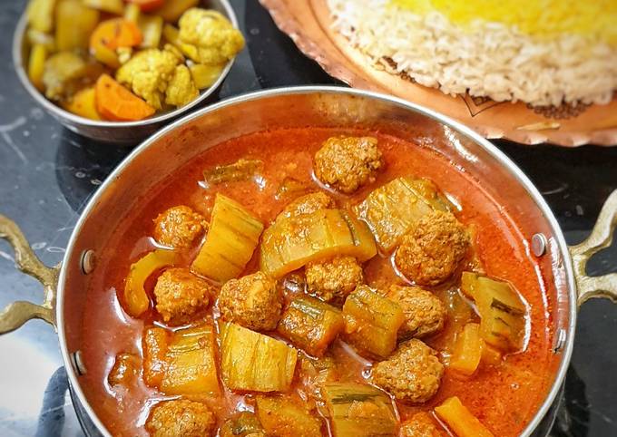 طرز تهیه خورش خیار چنبر