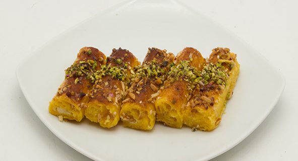 طرز تهیه شیرینی ساق عروس کرم دار