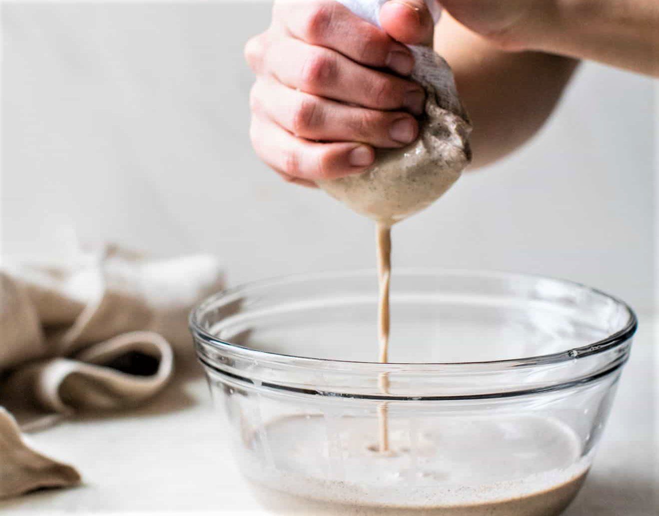 طرز تهیه شیر بادام