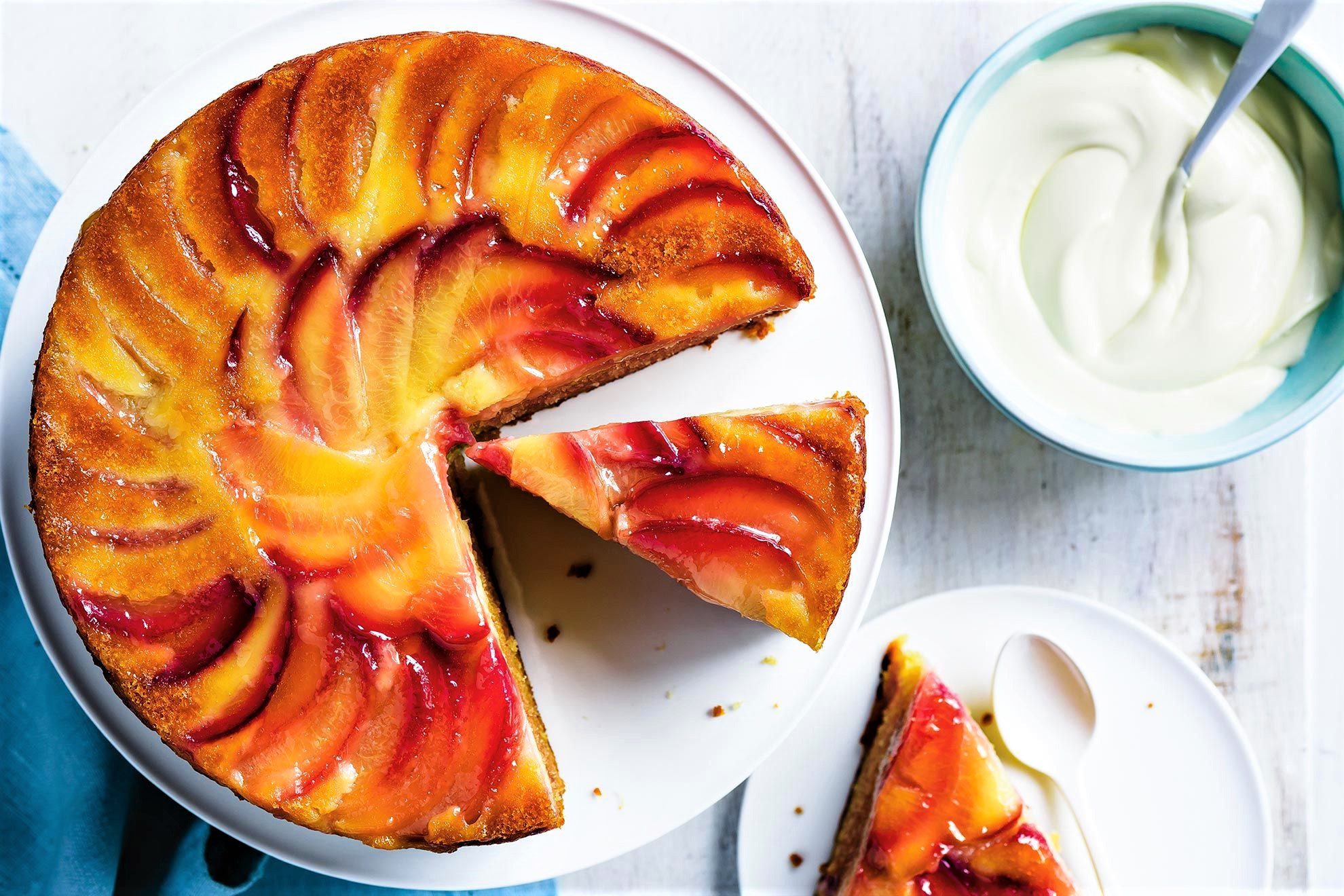 طرز تهیه کیک برگردان شلیل