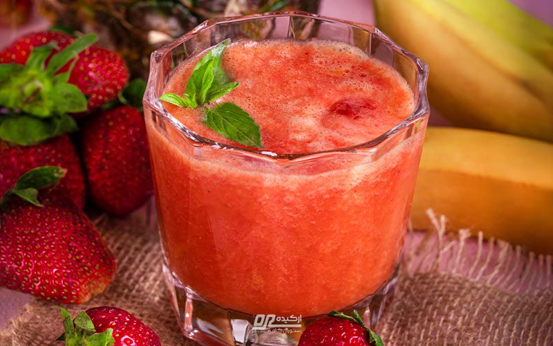 سرو انواع آبمیوههای طبیعی در رستورانکافههای ارکیده