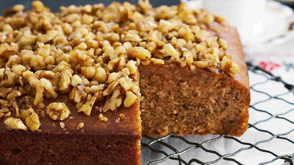 طرز تهیه کیک گردویی کرمدار