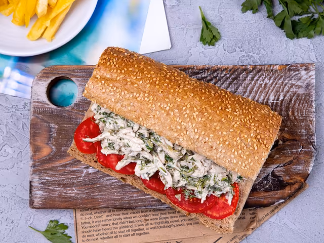 طرز تهیه ساندویچ مرغ و پنیر خامه ای